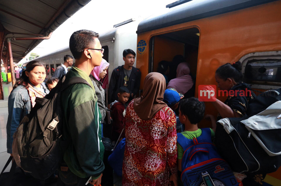 Jelang Idul Adha, Tiket Kereta Relasi Yogyakarta-Jakarta Ludes