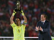 Claudio Bravo Raih Kiper Terbaik Copa America 2015