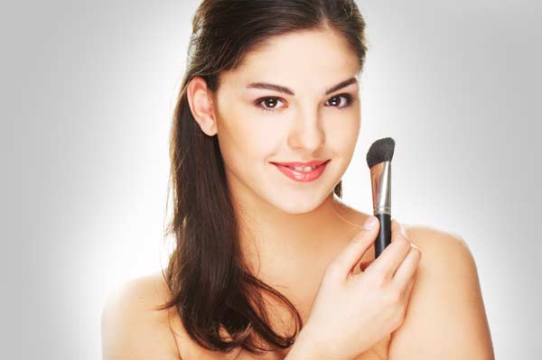 Cantik Dalam 5 Menit? Ikuti Tips Make up Berikut Ini