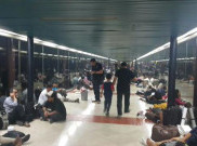 Ratusan Penumpang Masih Terlantar di Bandara Soetta