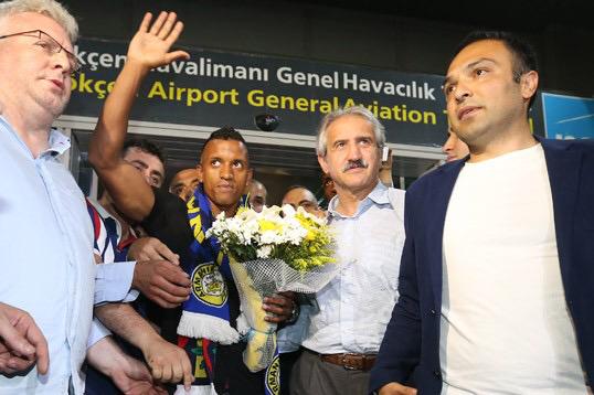 Luis Nani Resmi Berseragam Fenerbahce