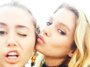 Jadi Biseksual Miley Cyrus Cium Mesra Stella Maxwell