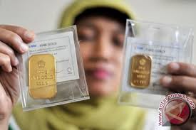 Harga Emas Turun Jadi Rp546.000 per Gram