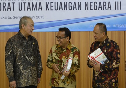 Dinilai Teledor, Jokowi Harus Tegur Keras Menteri Pratikno 