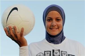 Prancis Larang Pesepak Bola Muslimah Berhijab