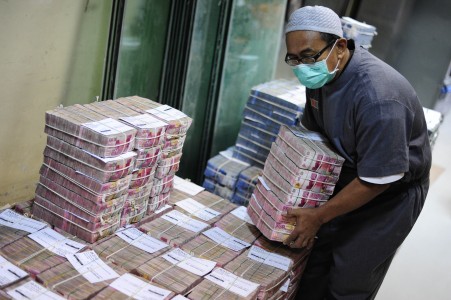Nilai Tukar Rupiah Rp14.323 per Dolar AS di Awal Pekan