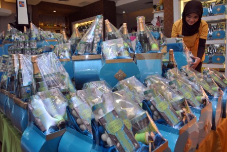 Toko Pernak-pernik Lebaran Mulai Menjamur di Jakarta