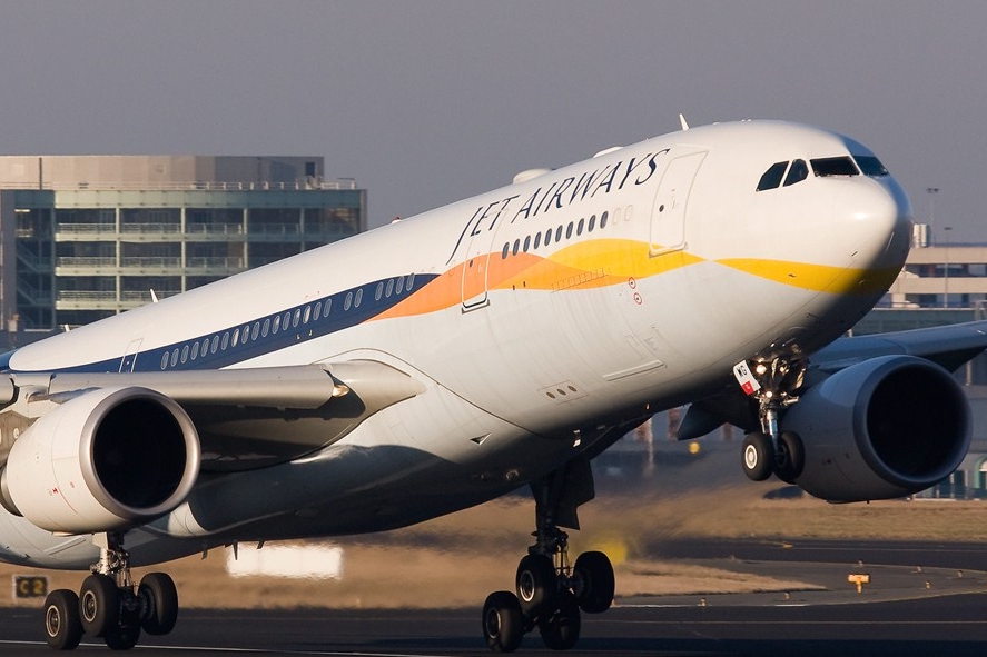 Teror Bom, Jet Airways Lakukan Pendaratan Darurat di Oman