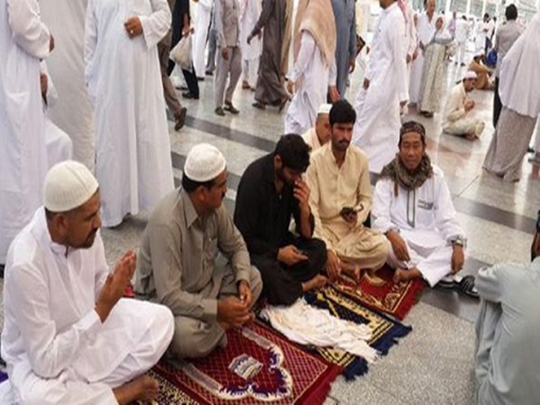 Haji Lulung Pamer Kekhusyukan Ibadah di Masjid Nabawi