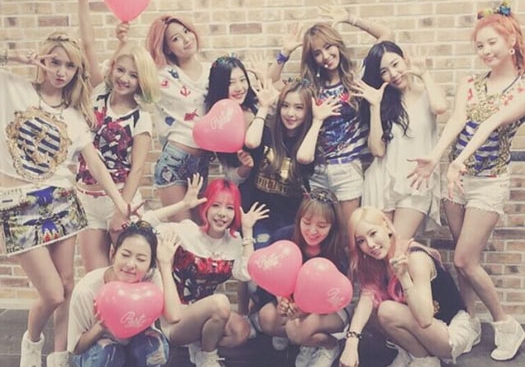 Bentuk Dukungan Red Velvet untuk Album Baru SNSD 'Party'