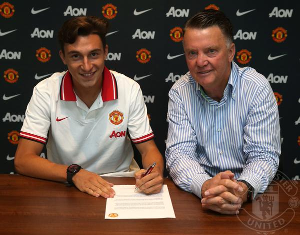 Manchester United Umumkan Transfer Matteo Darmian