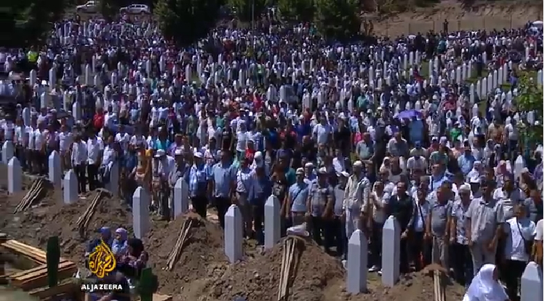 Dunia Mengenang 2 Dekade Pembantaian Muslim di Srebrenica