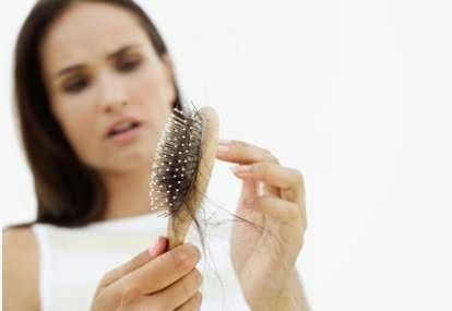 4 Kebiasan Buruk Penyebab Rambut Rontok