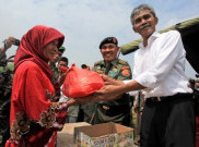 Pertamina-TNI Bagikan Sembako untuk Masyarakat