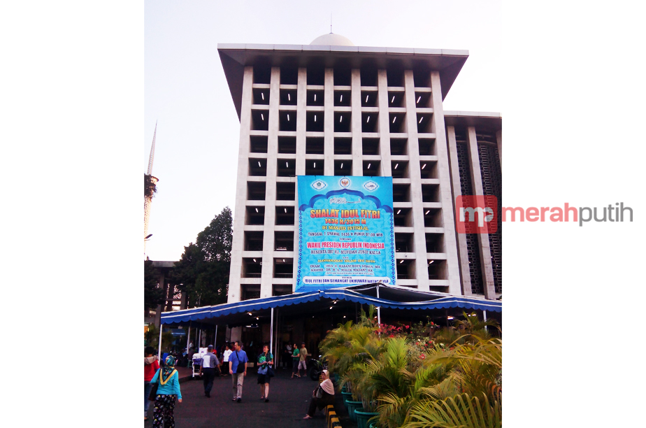 Jelang Takbiran, Masjid Istiqlal Mulai Ramai