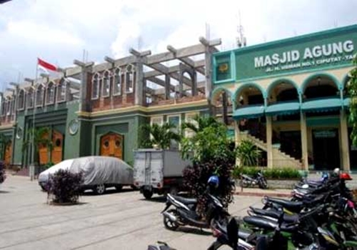 Malam Takbiran, Masjid Agung Al-Jihad  Raup Uang Zakat Hingga Rp150 Juta