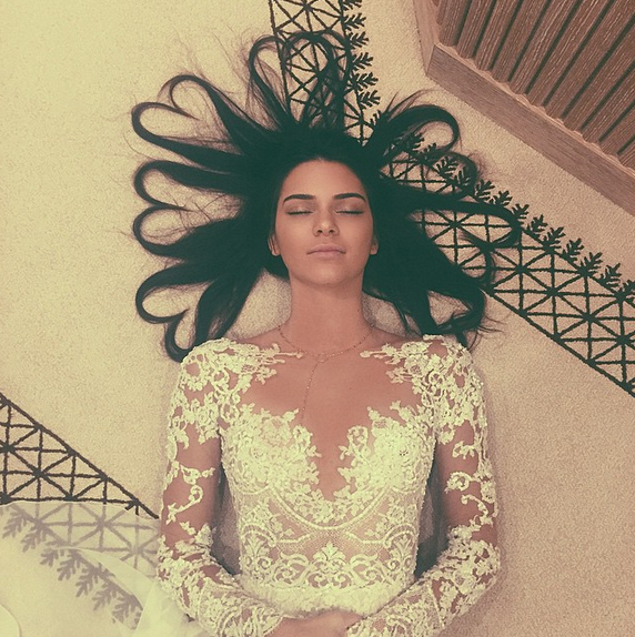 Kendall Jenner Tengah Hamil Besar?