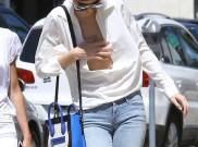 OMG, Ke Pesta Ultah Kim Kardashian, Kendall Jenner Tak Pakai Bra