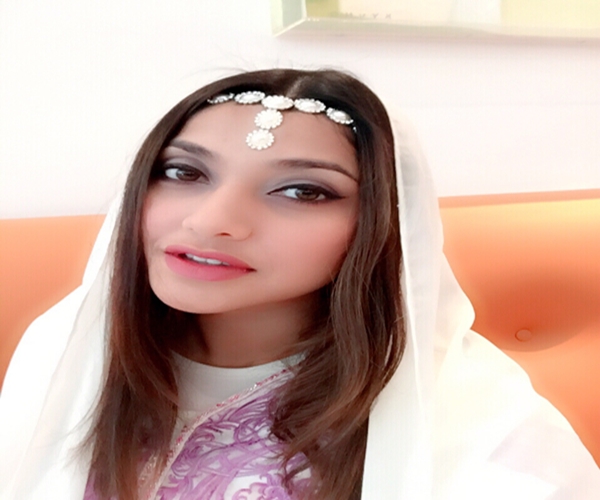 Cantiknya Sarah Azhari Lebaran di Amerika Serikat
