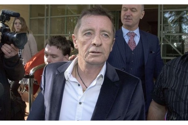 Phil Rudd, Mantan Drummer AC/DC Ditangkap