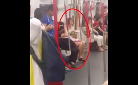 Hanya Karena Baterai Ponsel Habis, Wanita Ini Menangis Histeris