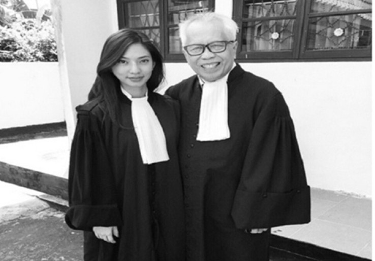 Nadia Saphira Ikut Jenguk OC Kaligis di Rutan KPK