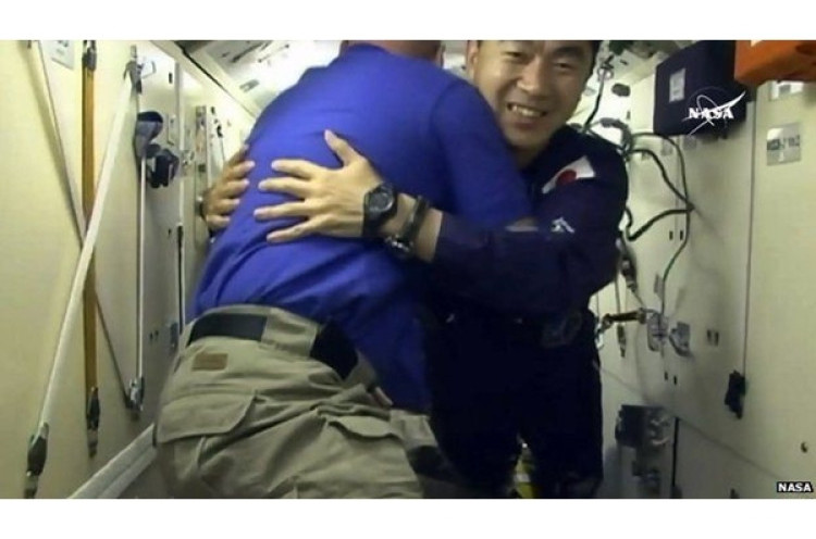 Astronot Kembali Berhasil Merapat ke ISS