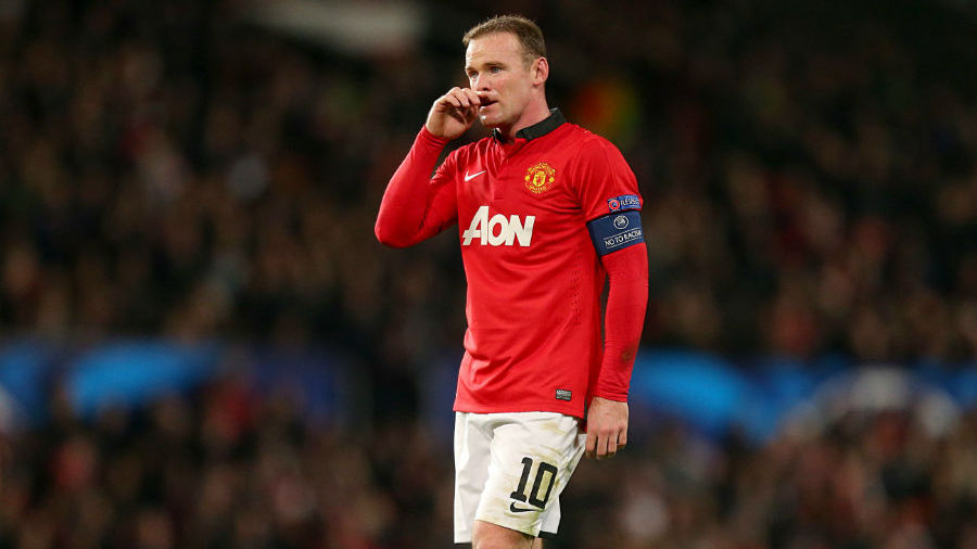 Selfie Dengan Jersey Lama, Rooney Bermasalah Dengan Adidas