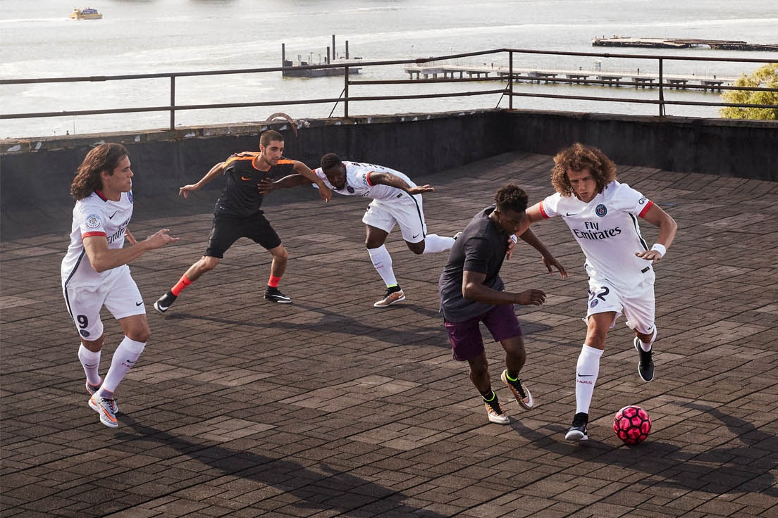 PSG Rilis Jersey Away 2015/16