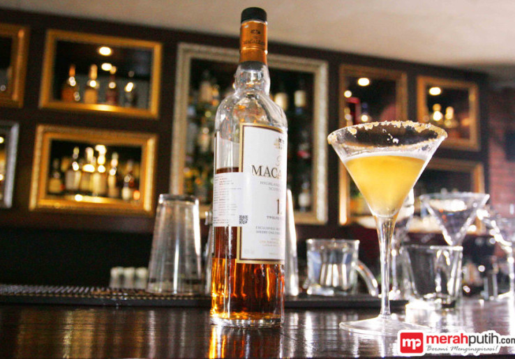 LUC Bar & Grill, Restoran Western dengan Ornamen Unik