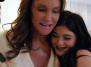 Reaksi Kylie Jenner Saat Pertama Kali Bertemu Caitlyn Jenner