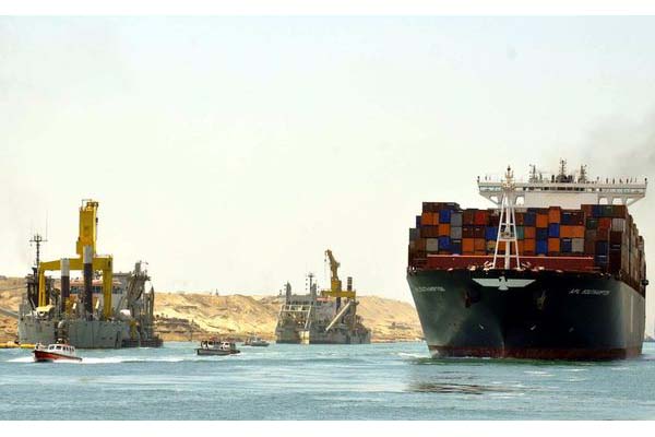 Uji Coba Terusan Suez Kedua dalam Pengamanan Ketat