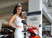 Miss Motorsport 2014 Dukung Valentino Rossi Jadi Juara Dunia