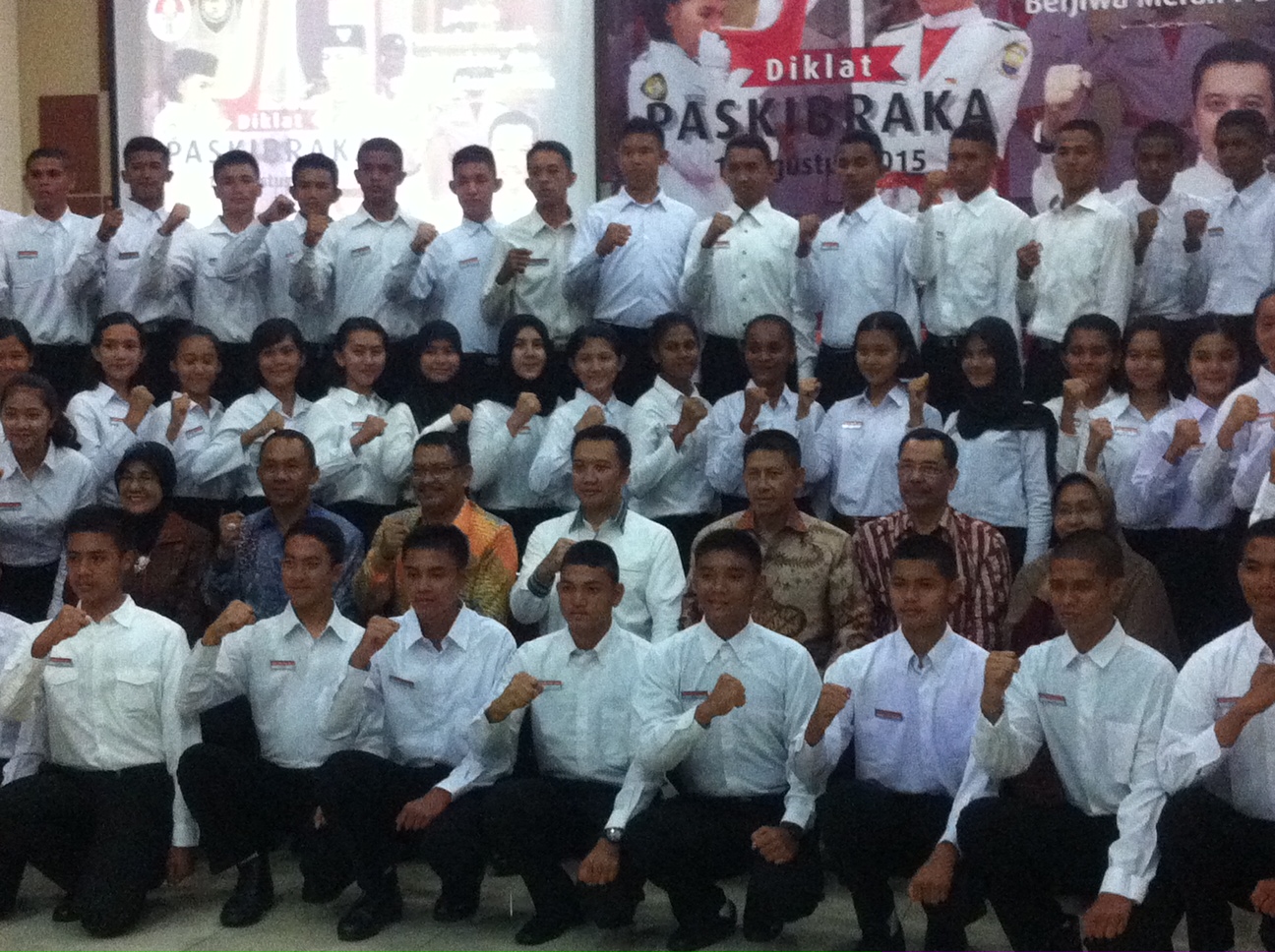 Menpora Iri Dengan Peserta Diklat Paskibraka 2015