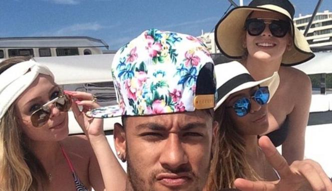 Video Neymar Berjoget Dengan Penari Seksi Setengah Telanjang
