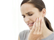 5 Bahan Alami Atasi Gusi Bengkak