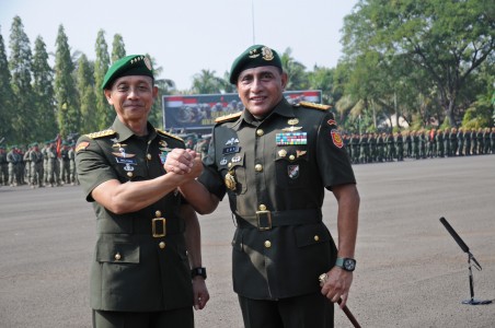 Mayjen TNI Edy Rahmayadi Dilantik Jadi Pangkostrad
