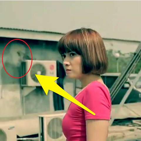 Seremm! Ada 'Penampakan' di Foto Chika Jessica