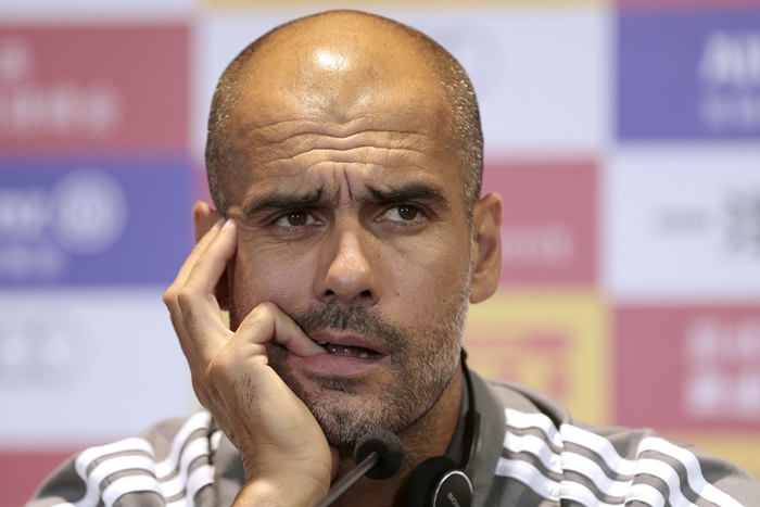 Video Pep Guardiola Terlibat Perseteruan Dengan De Jong