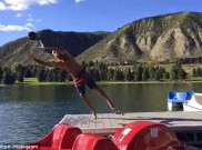 Video Aksi Nekat Lewis Hamilton Saat Liburan