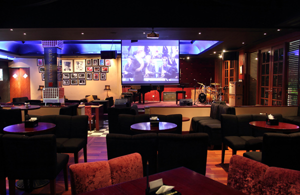 Daftar Restoran Live Music Paling Asik di Jakarta