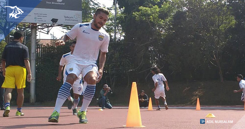 Persib Juara, Zulham Zamrun Sabet Dua Gelar Sekaligus