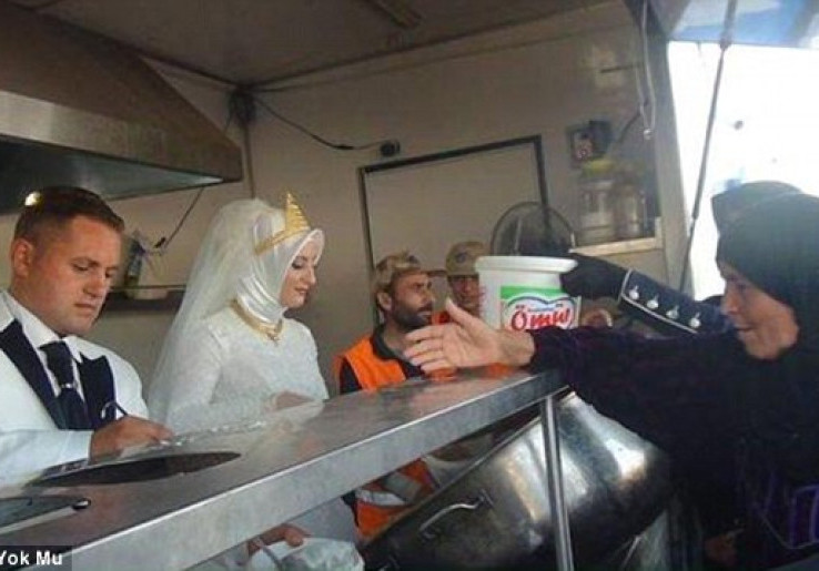 Rayakan Pesta Pernikahan, Pengantin Turki Undang 4 Ribu Pengungsi Suriah