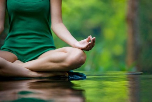 Gerakan Yoga Sederhana yang Bisa Mengatasi Nyeri saat Menstruasi