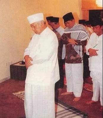 Alasan Publik Rindu Soeharto