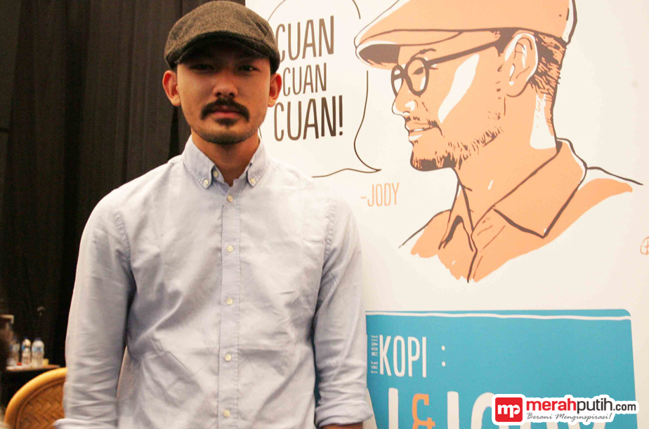 Berkunjung Ke Praha, Rio Dewanto Bertemu Para Eksil Orde Baru
