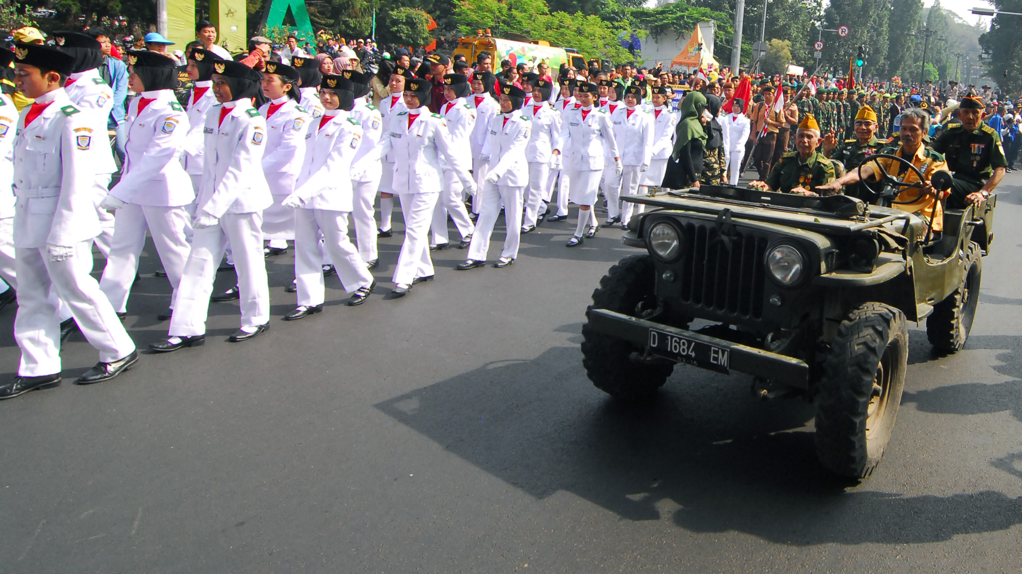 1000 Orang Ikut Kirab Hari Veteran di Bandung