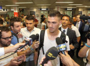 Tiba di Milan, Alessio Romagnoli Langsung Disambut Fans