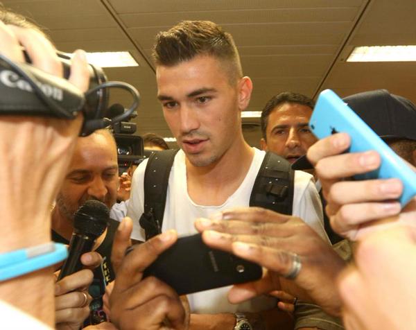 Legenda Milan Komentari Harga Mahal Datangkan Romagnoli