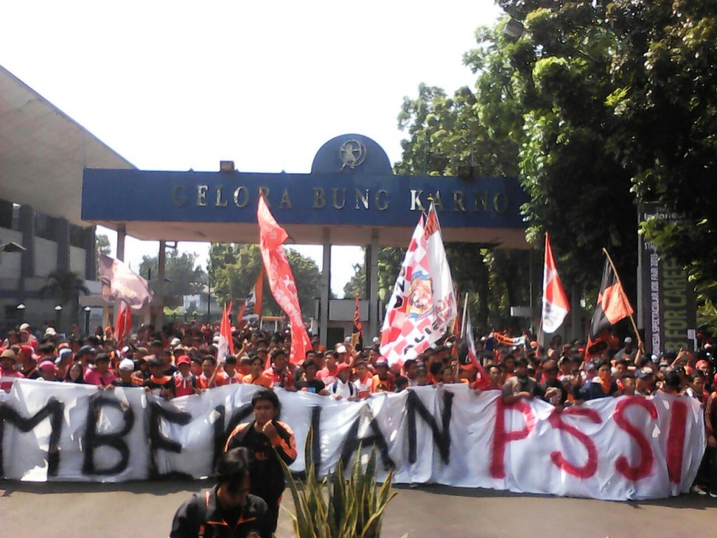Gagal Temui Menpora, Jakmania 'Balik Kanan' Secara Tertib